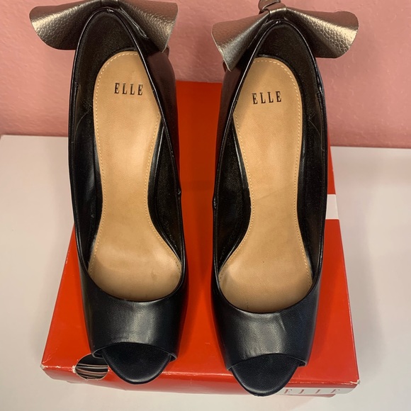 Elle Elanabelle Black Heels - Picture 2 of 4